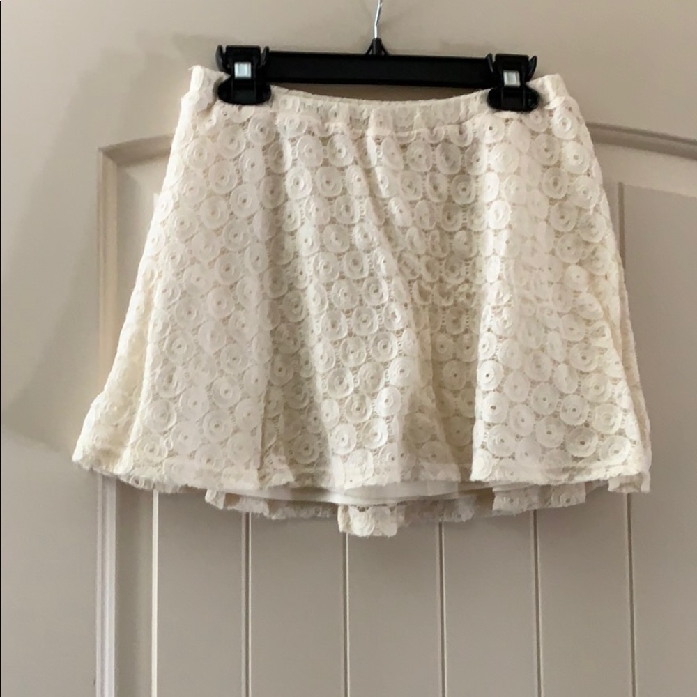 Forever 21 Girls lined cream lace skirt size 11/12